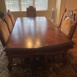 Nice Dinning Set With 8 Chairs Fair Condition 