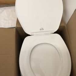 Bemis Plastic Elongated Toilet Seat Cover