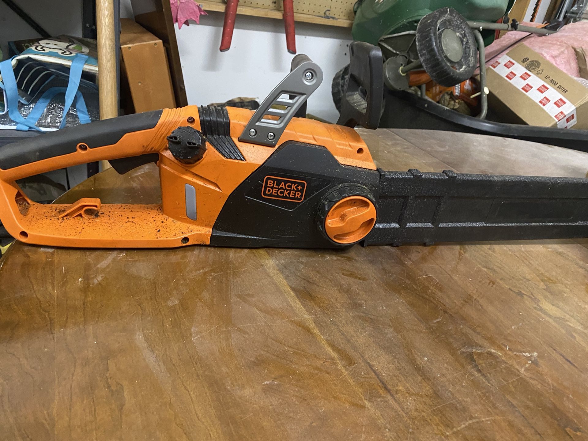 Black and Decker Electric Chain Saw 