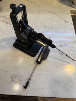 Knife sharpener