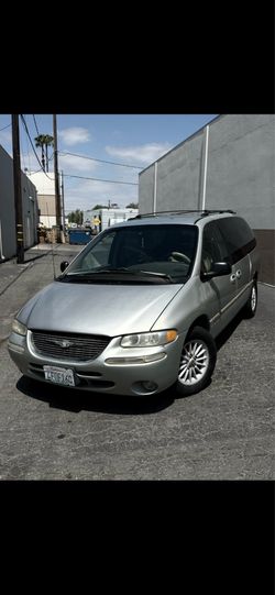 Chrysler town and country van