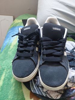 Adidas tennis shoes