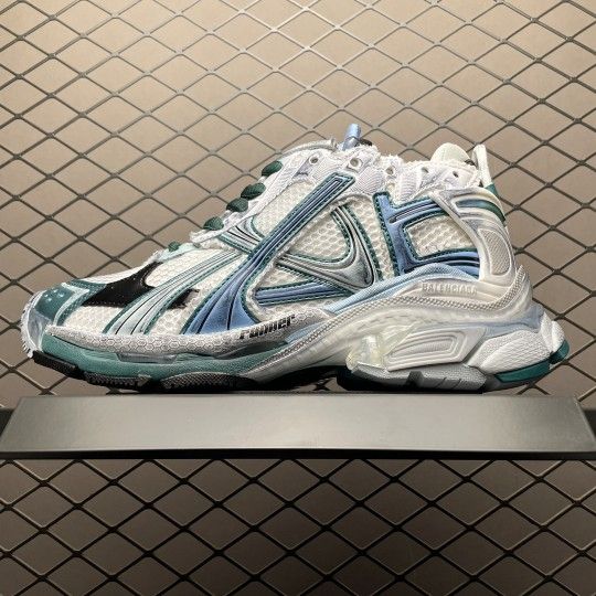 B.alenciaga Runner