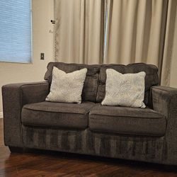 $20 OBO! Loveseat Altari Sofa - Like New!