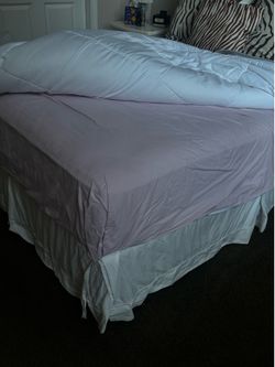 Full size bed