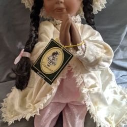 Porcelain Praying Doll Collectable 