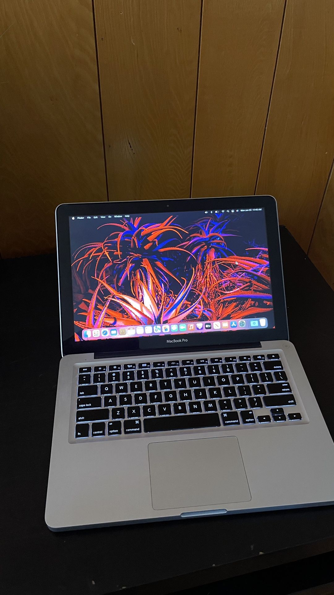 Apple MacBook Pro 13” I5/8GB/256GB SSD $140