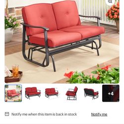Outdoor swinging chair