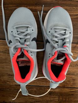 Nike Low-Top Sneakers Gray and Coral
