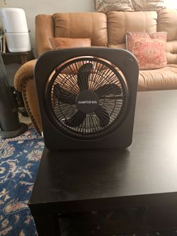 PORTABLE HAMPTON BAY COOLING FAN WITH USB CHARGER