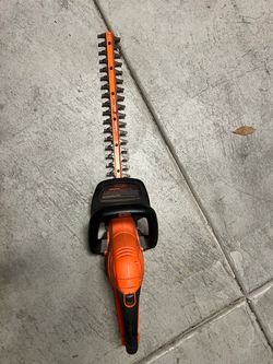 Black+Decker 22in Electric Hedge Trimmer