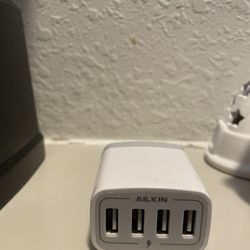 Lightning Charger Four Ports