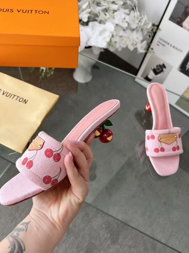 Cherry high-heeled slippers