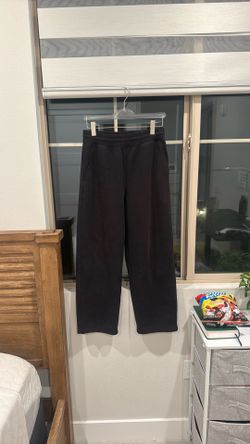 UNIQLO BLACK SWEATS SIZE M