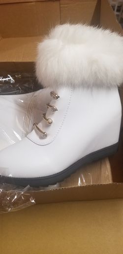 Above White Ankle Boot Fur (Brand New) Size 7