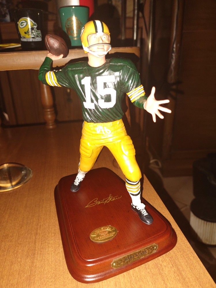 Danbury Mint Green Bay Packers Bart Starr & Brett Favre Statues