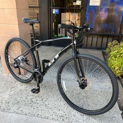 GT Transeo Sport city commuter hybrid road bike
