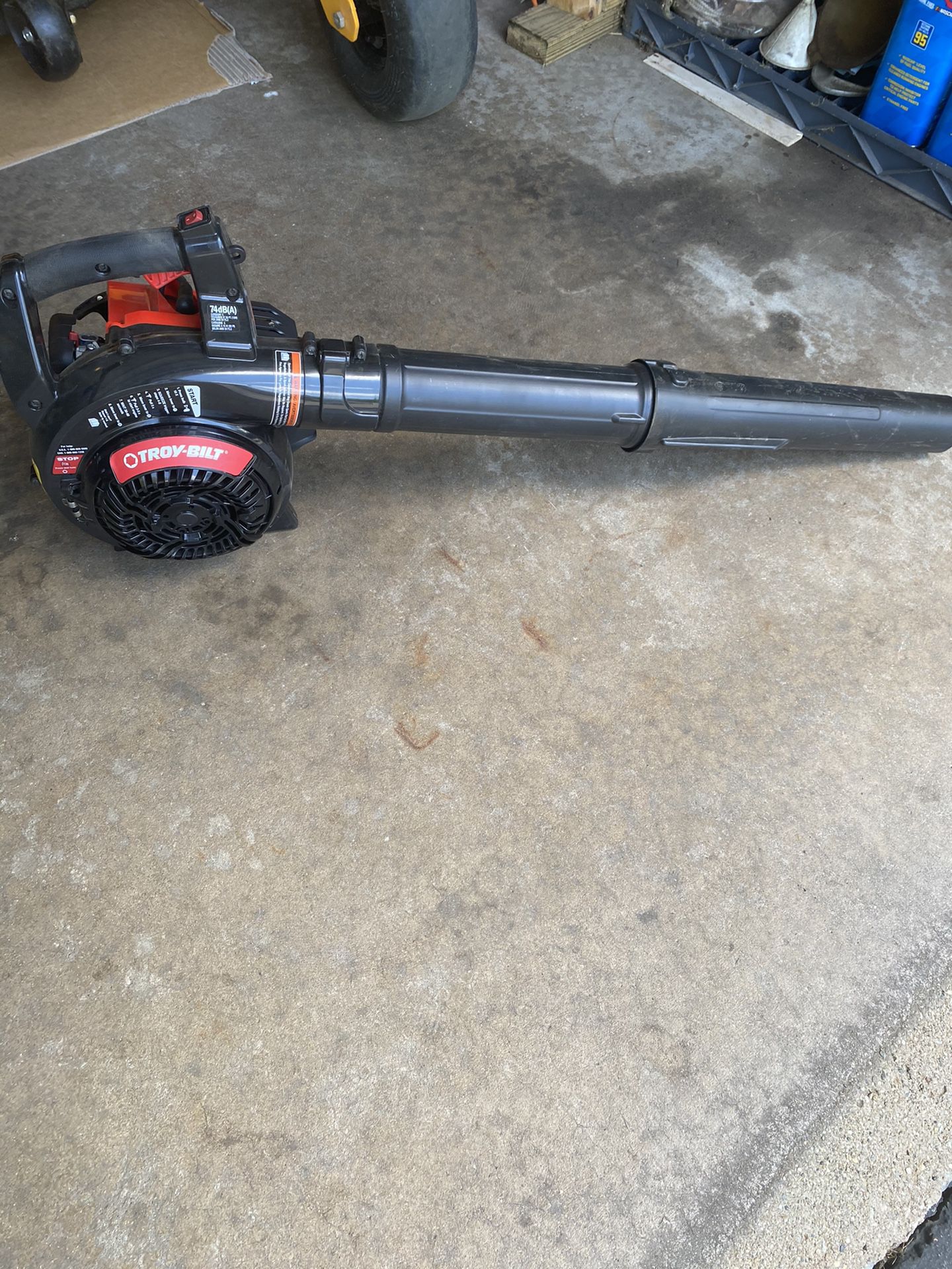 Troy-Built 27cc Leaf Blower And Vacuum 
