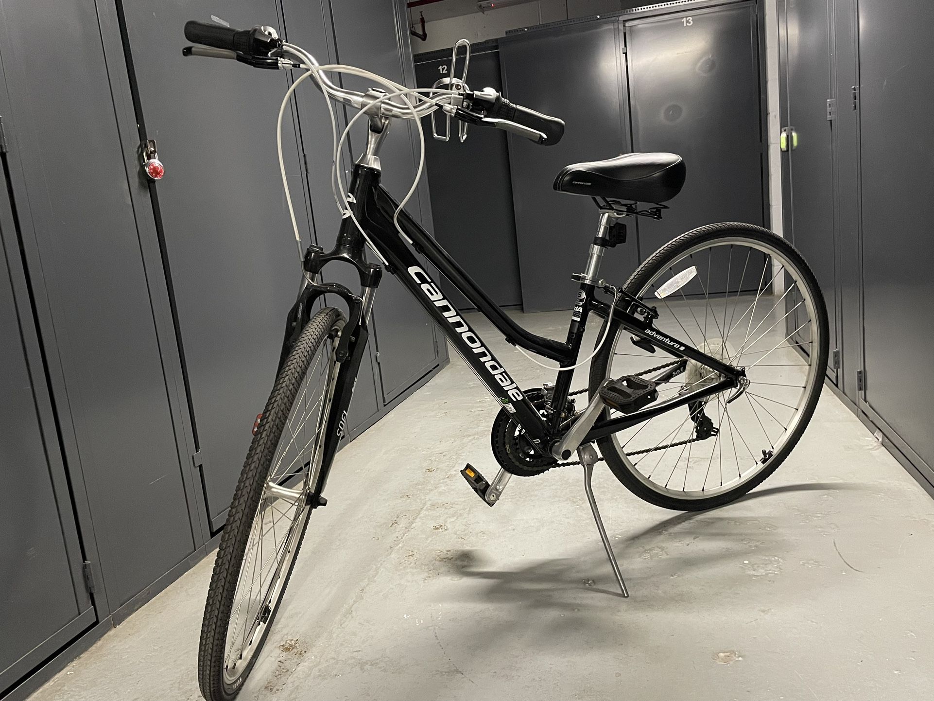 Cannondale Adventure (Women's) - 8 speed / Small Frame