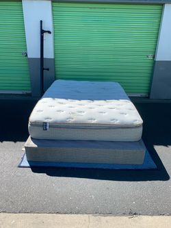 Queen Size Bed Set