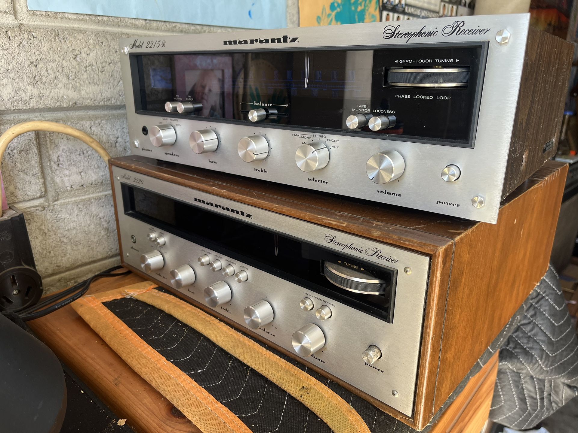 2215b Marantz 1970s Stereo Receiver