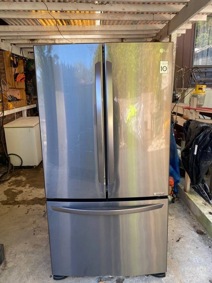 Refrigerator/ Fridge 