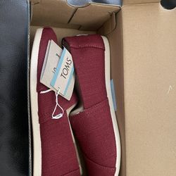 Toms Shoes