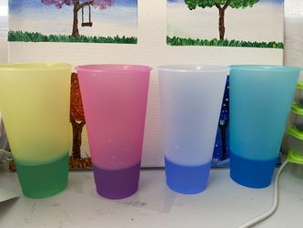 Color changing cups