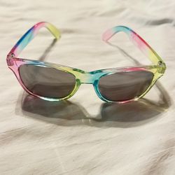 D-8. Good Vibes Girl Sunglasses 