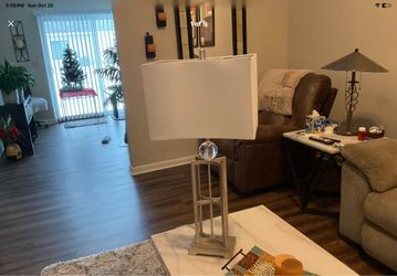 Elegant rectangular table lamp