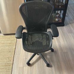 Herman Miller Aeron B (med. Size) Black
