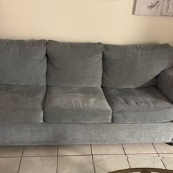 Couch/ Pull Out Full Size Bed 