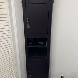 Corner Book Shelf 