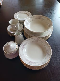 ROYAL LIMITED CHINA DISHES