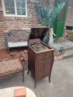 Antique Vitrola 