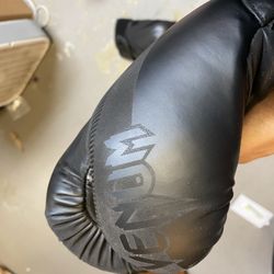 Venom Boxing Gloves 12 Oz - Barely Used  