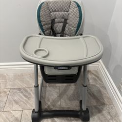 GRACO High Chair – Good Condition 👶 $40