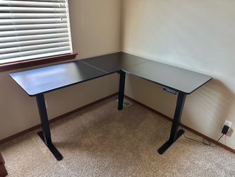 Adjustable in Corner Sanding Desk