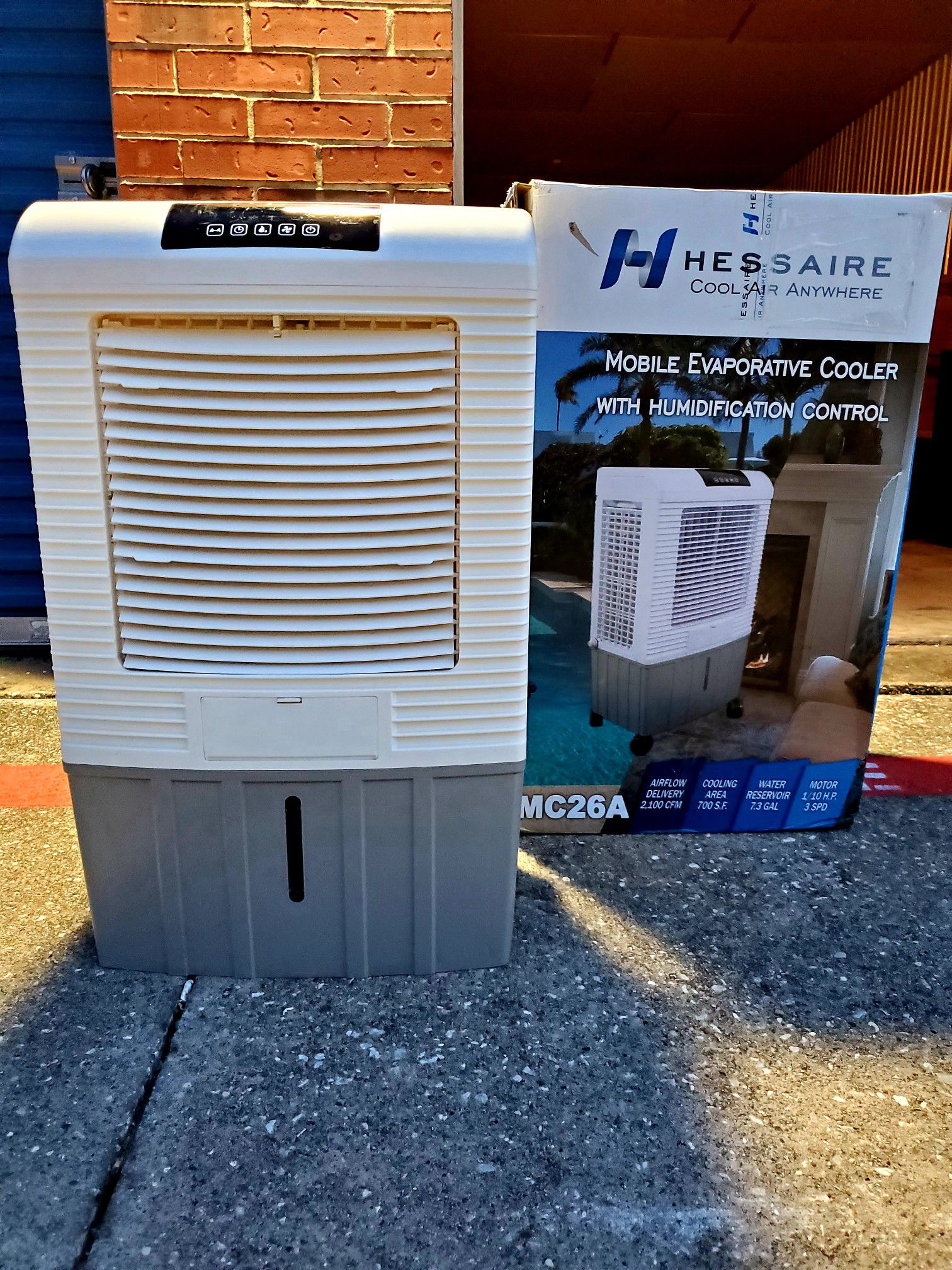 Hessaire MC26A Portable Evaporative Cooler, Humidifier, 2100 Cubic FPM, Cools 950 Sq. Ft., 2.5 GPH