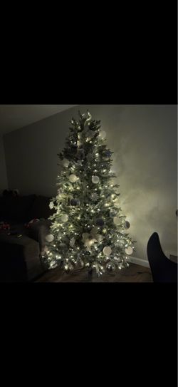 Christmas tree 7 ft