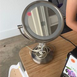 Lighted Vanity Makeup Mirror