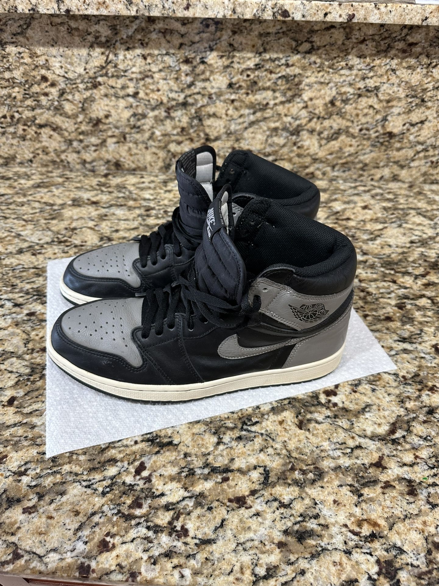 Air Jordan 1 Retro High OG “Shadow” (2013) Size 11