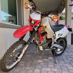 Honda XR Enduro Motorcycle *Street Legal