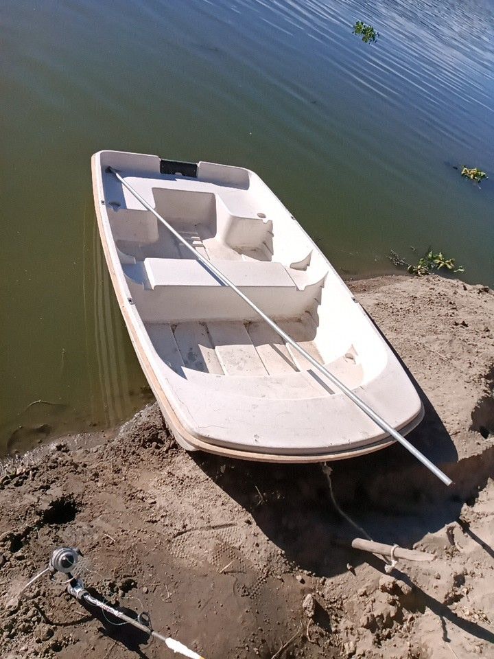 Great shape Fishing boat Paddle boat