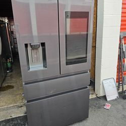 SAMSUNG BLACK STAINLESS STEEL FAMILY HUB 4 DOOR FLEX REFRIGERATOR small dents