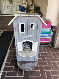 TRIXIE WOODEN CAT HOUSE