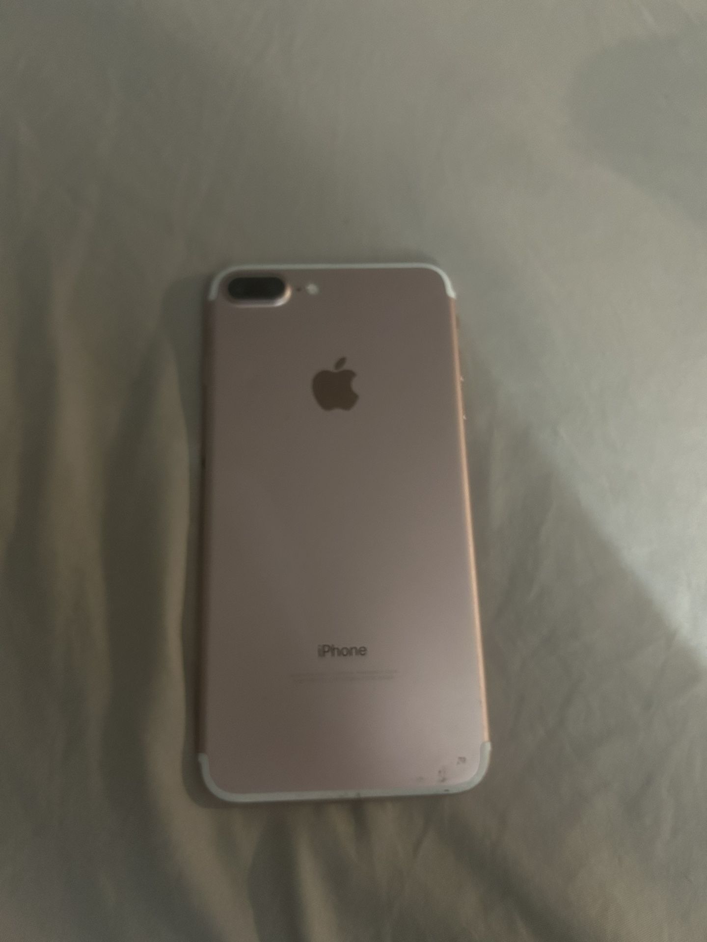iPhone 7 Plus (Unlocked) + Case
