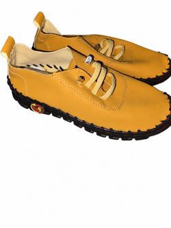 Women’s OY Jingpin Yellow Casual Shoes – Size 5½
