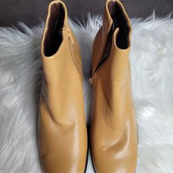 NWOT White Mountain Booties 