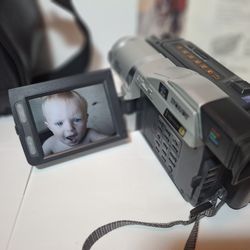 Sony Handycam Digital8 Hi8 8mm Camcorder **MINT**